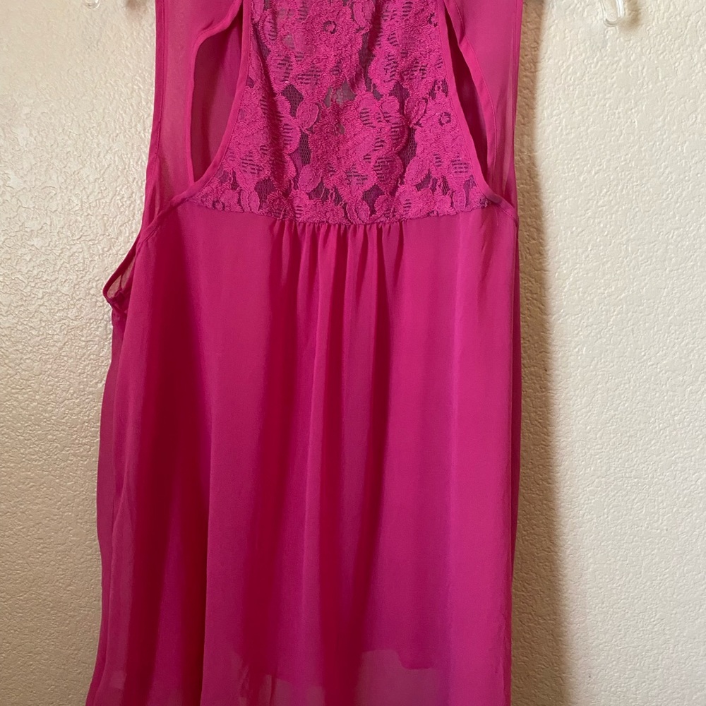 Pink sleeveless top